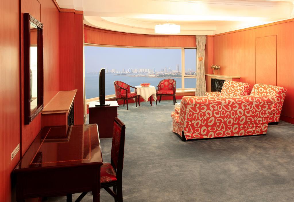 Donghai Grand Hotel Qingdao Chambre photo