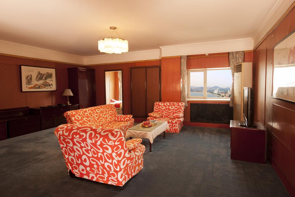 Donghai Grand Hotel Qingdao Chambre photo